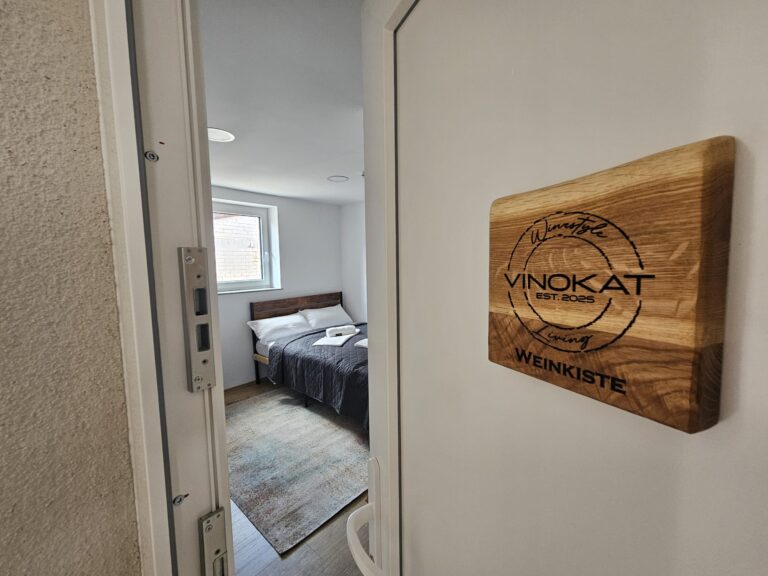 WhatsApp Image 2025-10-0jkkjj1 at 21.00.33